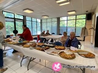 Photo de la bourse puericulture vide dressing (et objets divers )association Etincelles