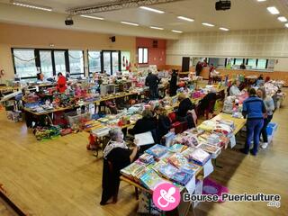 Photo de la bourse puericulture Vide jouets, puériculture et vêtements enfants